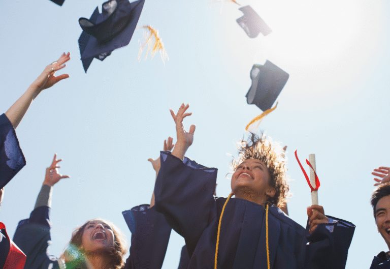 Graduation Party: Tips for Style-Themed Clothing